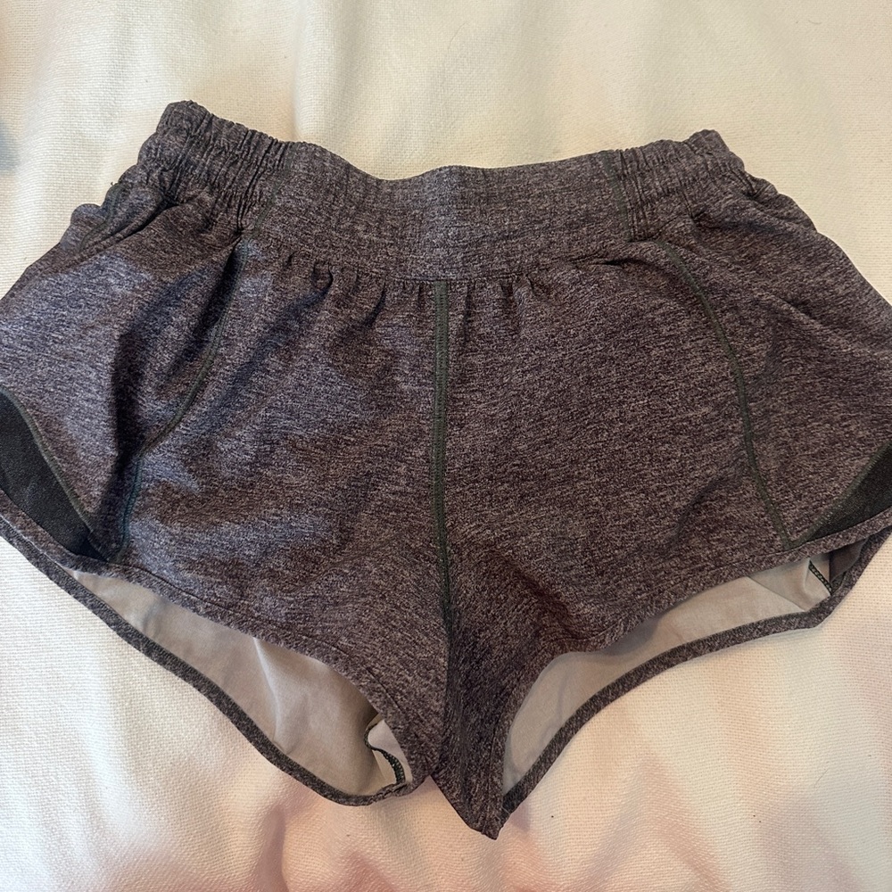 LULULEMON hotty hots 2.5”